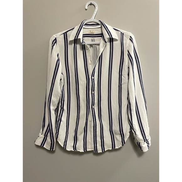 Brandy Melville Button-up - Picture 1 of 2